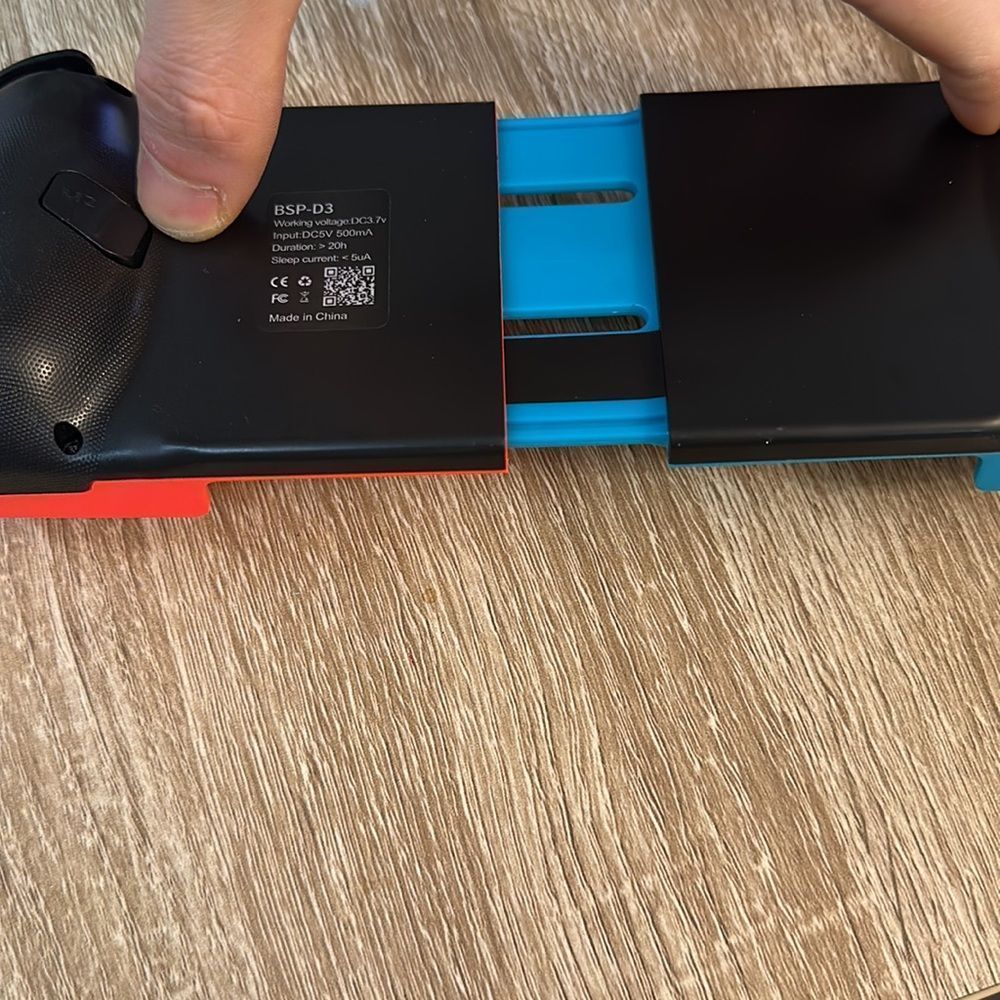 iOS/Android Bluetooth Controller for Smartphones, PS4/5 Remote Play, Emulators - Picture 8 of 13